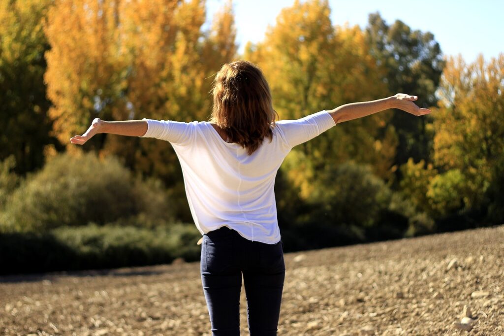 respirar, woman, field, happiness